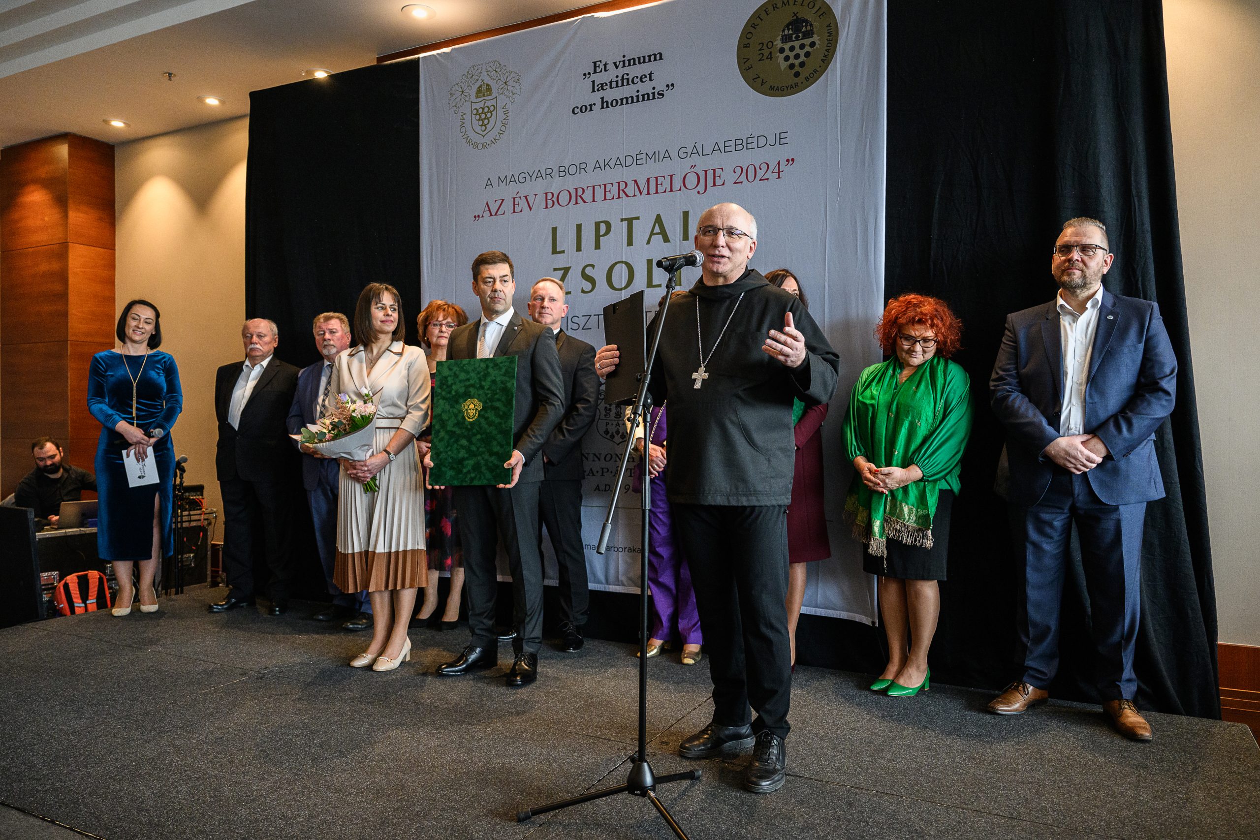 Ev Bortermeloje Zsoltfoapat scaled | Pannonhalmi Főapátság Pincészete