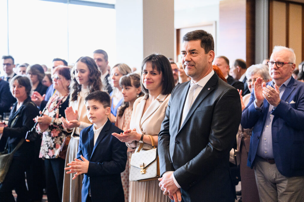 Zsolt a dijatadon nejevel | Pannonhalmi Főapátság Pincészete